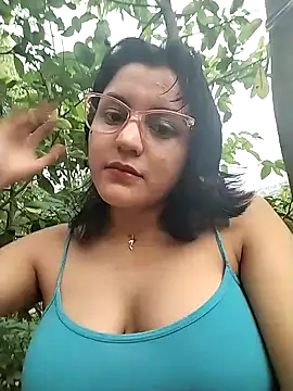 sienna elara online show from April 13, 2026, 11:03 am