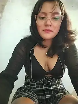 sienna elara online show from July 16, 2026, 11:07 am