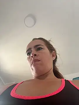 Snapshot of Natigoonzalez chatting on May 28, 2026, 8:04 pm Natigoonzalez online show from May 28, 2026, 8:04 pm