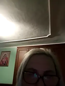 Snapshot of AureliaSky598 chatting on May 3, 2026, 10:57 pm AureliaSky598 online show from May 3, 2026, 10:57 pm