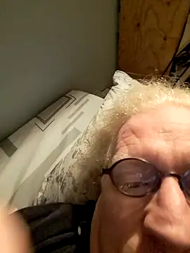 ChrisMtl83 online show from April 23, 2026, 6:31 am