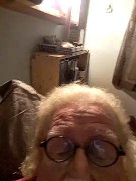 ChrisMtl83 online show from April 14, 2026, 5:45 am