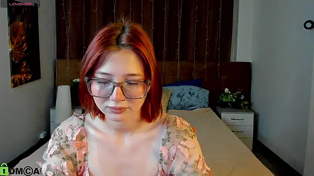 Snapshot of Lessi_Panic chatting on July 13, 2026, 12:43 am Lessi Panic online show from July 13, 2026, 12:43 am