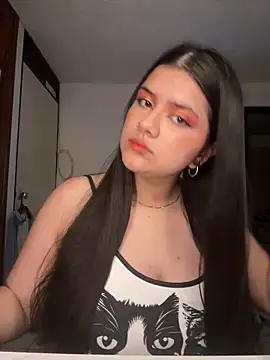 foxy gigi online show from April 17, 2026, 5:43 am