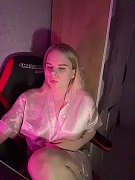 VioletEcho online show from April 11, 2026, 8:45 pm