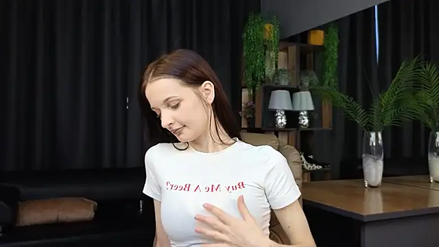 Alice Mey online show from April 12, 2026, 4:27 am