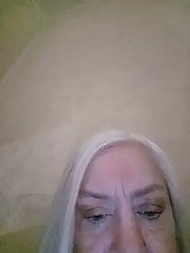 Snapshot of Julia20X chatting on June 1, 2026, 1:22 pm Julia20X online show from June 1, 2026, 1:22 pm