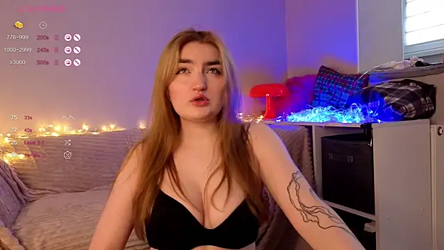 sweetandcuteee online show from April 12, 2026, 11:02 am