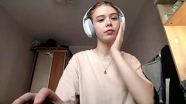 HebrewRiding online show from April 13, 2026, 8:07 am