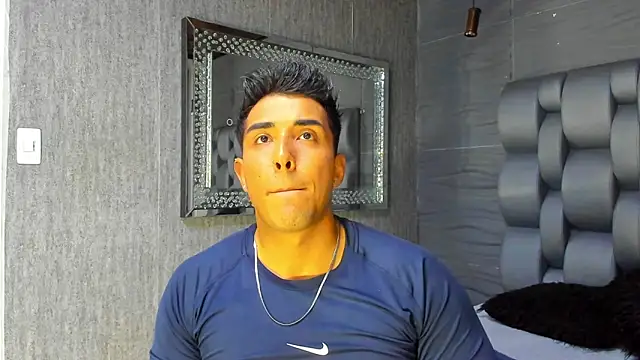 alangreek1 online show from April 16, 2026, 11:07 pm