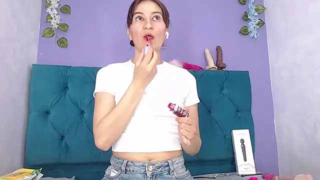 alorena megancm online show from April 18, 2026, 3:09 am