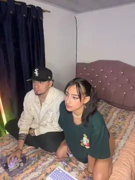 hotlatinocouple   online show from April 14, 2026, 5:56 am