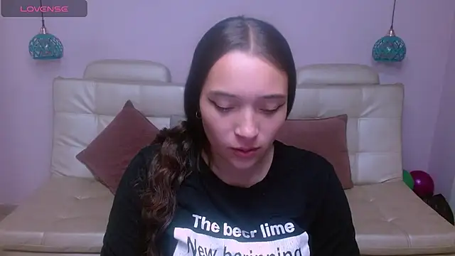 Snapshot of Marianne_Cam chatting on June 2, 2026, 12:38 pm Marianne Cam online show from June 2, 2026, 12:38 pm