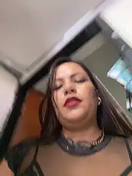 MIA ROSSEEE online show from May 4, 2026, 1:58 pm
