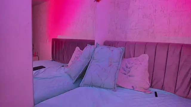 Alis Roze online show from April 25, 2026, 9:01 pm