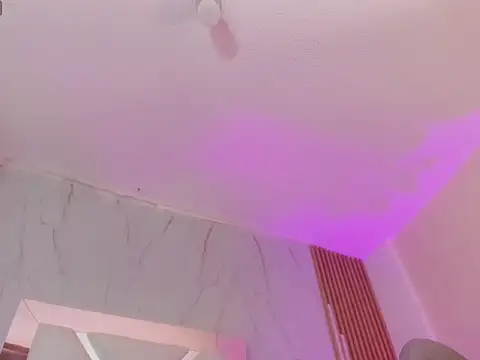 sweett sophie1 online show from April 14, 2026, 5:23 am