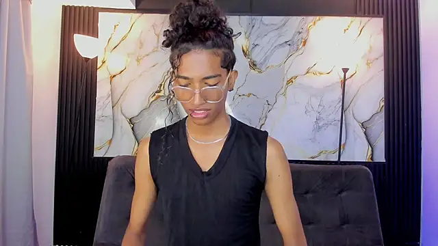 Snapshot of triiangel_latinboy chatting on June 7, 2026, 12:32 pm triiangel latinboy online show from June 7, 2026, 12:32 pm