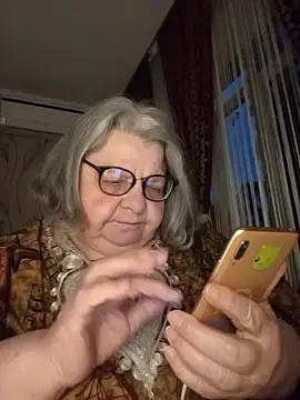 Snapshot of MartaMia68 chatting on May 27, 2026, 6:37 pm MartaMia68 online show from May 27, 2026, 6:37 pm