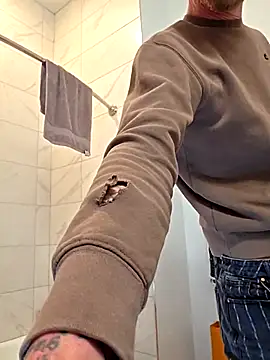 rawanduncut4u online show from April 15, 2026, 9:26 am