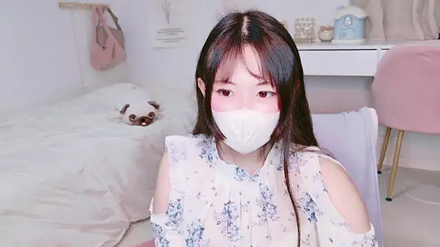 Satomi nn online show from June 4, 2026, 4:28 am