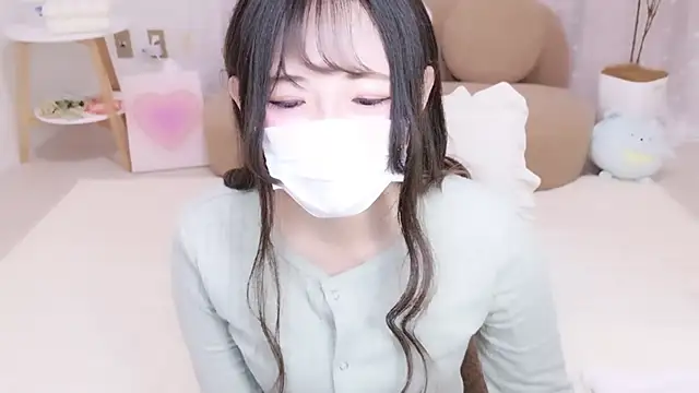 Satomi nn online show from April 18, 2026, 12:13 am