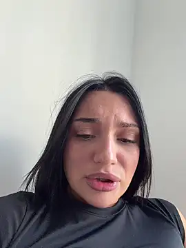 LucyHotty  online show from April 18, 2026, 10:06 am