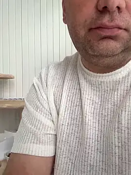 elysmay online show from April 14, 2026, 7:35 am