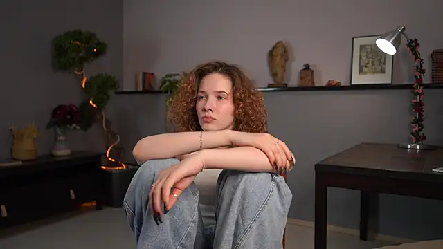 AgathaCarra online show from April 16, 2026, 9:39 pm