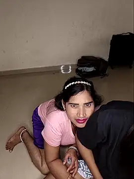 Hot night online show from April 15, 2026, 7:51 pm