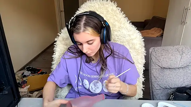 LueIvins online show from April 14, 2026, 8:19 am