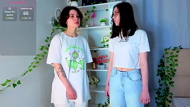 AllisonKierce online show from April 15, 2026, 3:23 am