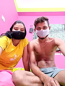 Hot-Couple4 online show from April 13, 2026, 6:01 pm