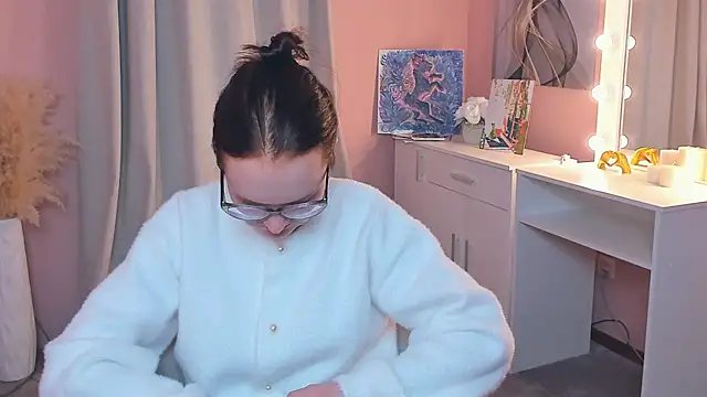 ErmaCurlis online show from April 10, 2026, 11:17 am