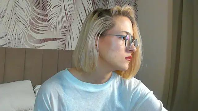 Lizzyvega online show from April 16, 2026, 1:50 am