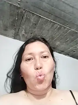 Snapshot of Dayis_2 chatting on June 5, 2026, 10:04 pm Dayis 2 online show from June 5, 2026, 10:04 pm