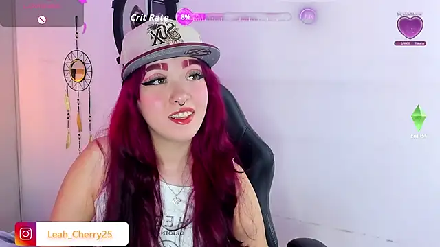 Snapshot of Leah_cherry chatting on July 8, 2026, 9:37 pm Leah cherry online show from July 8, 2026, 9:37 pm