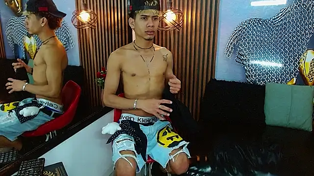 Snapshot of Skinny_cute_Alyer chatting on July 9, 2026, 2:56 am Skinny cute Alyer online show from July 9, 2026, 2:56 am
