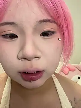 iiooii520 online show from April 12, 2026, 7:28 pm