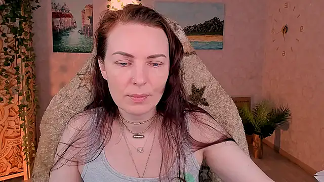 Snapshot of LanaRadiance chatting on May 6, 2026, 7:34 am LanaRadiance online show from May 6, 2026, 7:34 am
