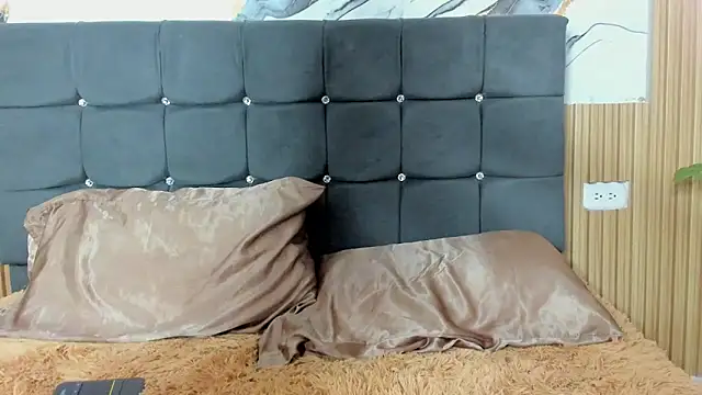 magical muse122 online show from April 18, 2026, 7:18 pm