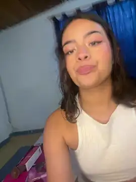 Snapshot of Megan-Moon chatting on June 23, 2026, 9:35 pm Megan-Moon online show from June 23, 2026, 9:35 pm