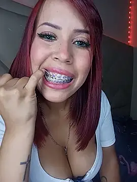 Snapshot of Samiragrey chatting on June 3, 2026, 12:33 am Samiragrey online show from June 3, 2026, 12:33 am