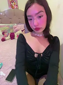 Miakittyyy online show from April 21, 2026, 2:23 pm