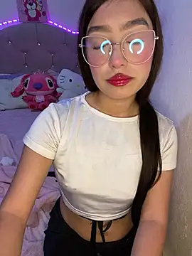 Miakittyyy online show from June 1, 2026, 10:53 pm