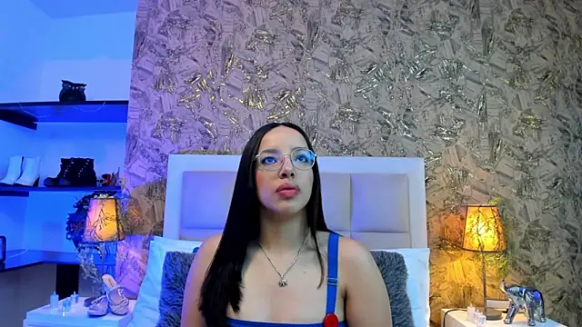 Snapshot of ValkyriaSteel chatting on June 2, 2026, 11:43 am ValkyriaSteel online show from June 2, 2026, 11:43 am
