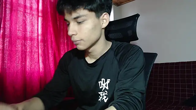Snapshot of Marck-Pro chatting on June 26, 2026, 4:02 pm Marck-Pro online show from June 26, 2026, 4:02 pm