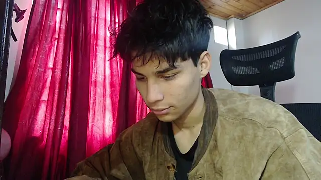 Snapshot of Marck-Pro chatting on July 12, 2026, 4:30 pm Marck-Pro online show from July 12, 2026, 4:30 pm