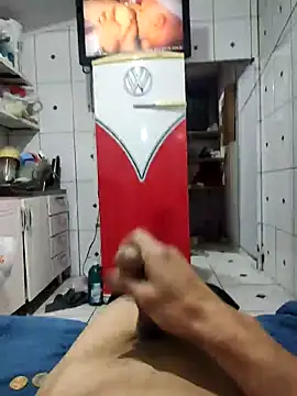 Snapshot of elchamogabotiktok chatting on July 17, 2026, 9:06 am elchamogabotiktok online show from July 17, 2026, 9:06 am