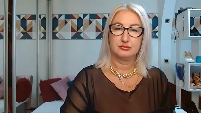 DianaFrances online show from July 17, 2026, 8:39 pm