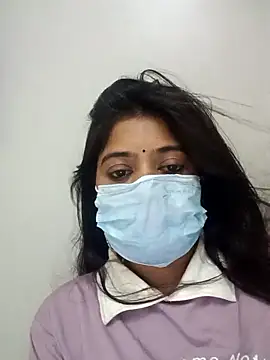 dearmona00 online show from May 24, 2026, 7:47 pm